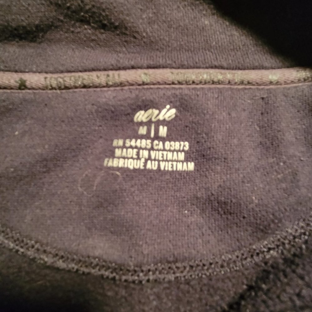 Aerie Women's Cropped Black Sweatshirt Size Medium (M) - Picture 4 of 4